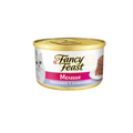 Alimento húmedo lata mousse para gatos adultos Fancy Feast sabor pescado y camarón 85 GR fondo blanco